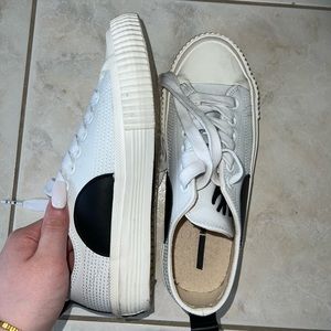 Alexander McQueen sneaker